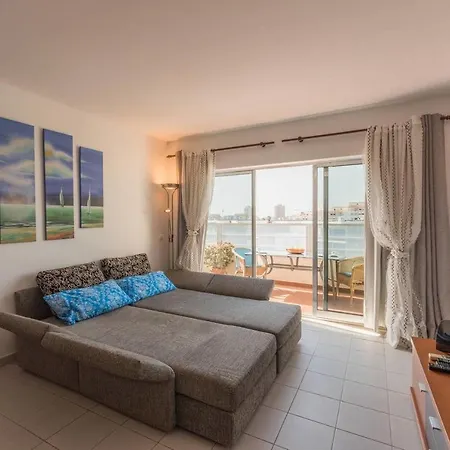 Beautiful 1 Bedroom With Stunning View